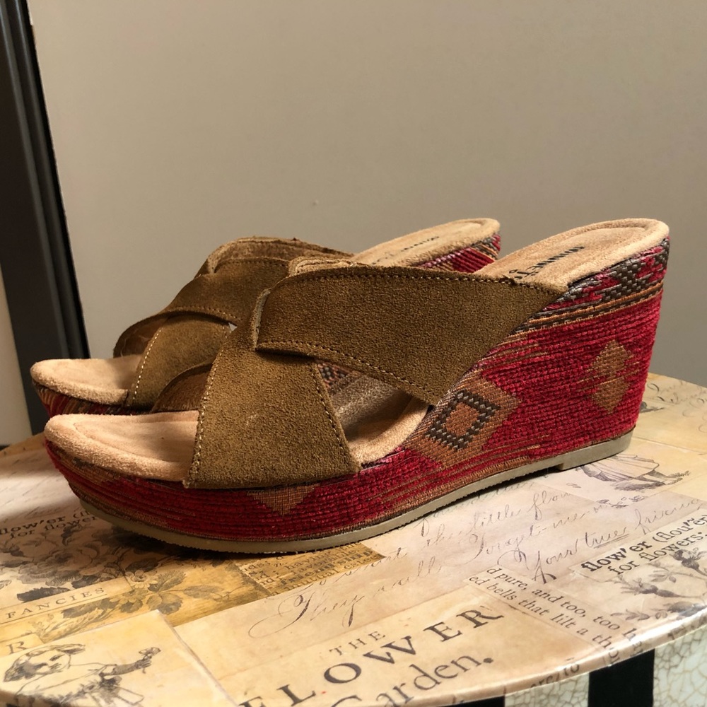 Minnetonka Wedges